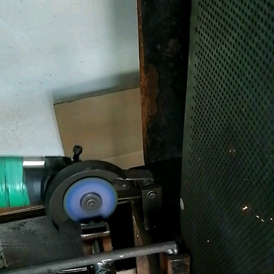 La fabrication du métal a découpé des disques pour des broyeurs d'angle, rectifiant des feuillards de roue de coupe d'outil